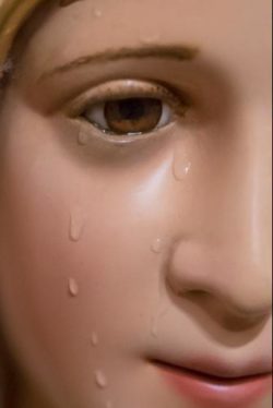 Lacrime 4 250x374