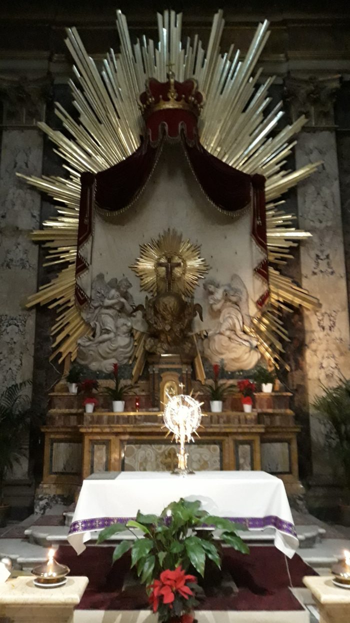 San Claudio 181206 700x1244