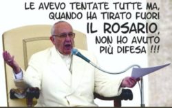 SUPER EX: IN POLITICA L'EFFETTO BERGOGLIO C'È, ECCOME. MOLTI CATTOLICI SONO ENTRATI NELLE LISTE DELLA LEGA. Papa Rosario 1 250x158