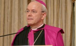Monseñor Athanasius Schneider: Mensaje a la Marcha por la Vida. Basta con la industria del aborto Schneider 250x154