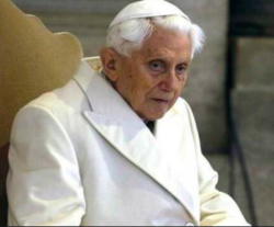 Benedetto BXVI 250x207