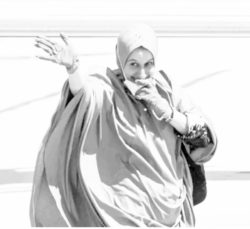NOBILE: TRA MENTANA, IMAN E SOLONI, SOLO I JIHADISTI SONO SINCERI. Silvia Romano 250x229