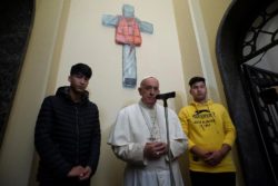 Papa Crocefisso Giubbotto 250x167