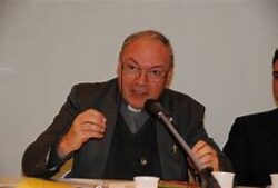 AVVENIRE CENSURA LA LETTERA SCOMODA DI UN PRETE SULL'ABORTO. Mangiarotti 250x169