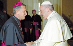 Miragoli E Papa Francesco © Servizio Fotografico Vatican Media Web 696x440 1 250x158