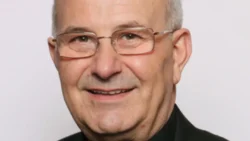 Serve una Nuova Saggezza, i Processi Accelerano. Mons. Giampaolo Crepaldi. CREPALDI BASIC DEF 250x141
