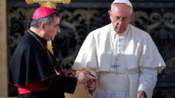 Becciu ai Cardinali: il Mio Processo è Stata la Fossa del Vangelo. Papa Francesco Becciu Skynews 250x141